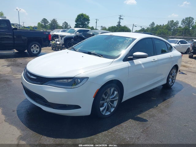2015 Chrysler 200 S 照片 2