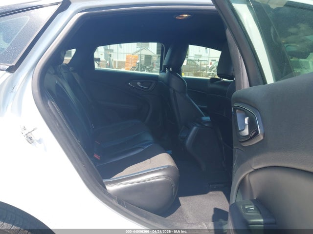 2015 Chrysler 200 S 照片 8