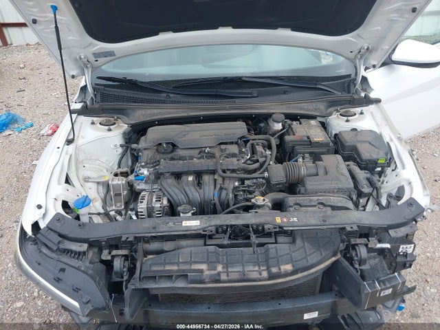 HYUNDAI ELANTRA - 10