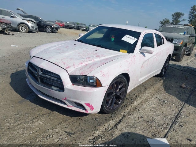 DODGE CHARGER SE - 2