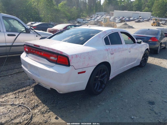 DODGE CHARGER SE - 4