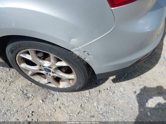 FORD FOCUS TITANIUM - 6