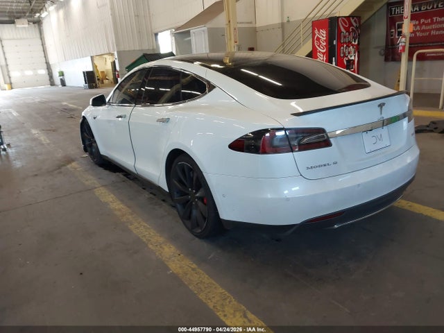 صورة 3 لـ 2015 Tesla MODEL S 85D/P85D