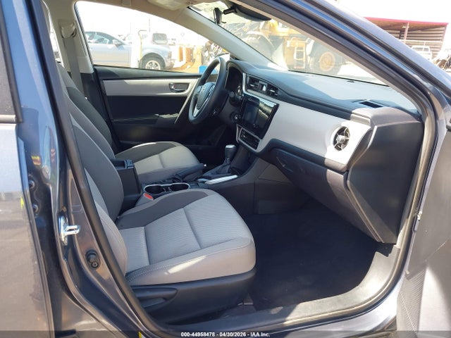 2017 Toyota COROLLA LE photo 5