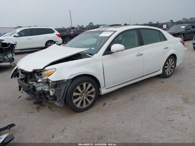 2011 Toyota AVALON LIMITED photo 2