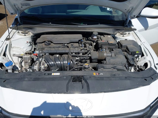 HYUNDAI ELANTRA - 10