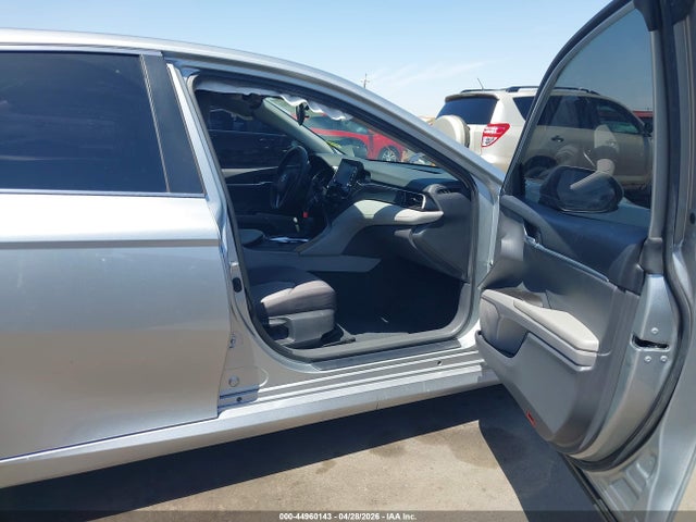 صورة 5 لـ 2022 Toyota CAMRY LE