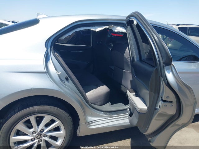 صورة 8 لـ 2022 Toyota CAMRY LE