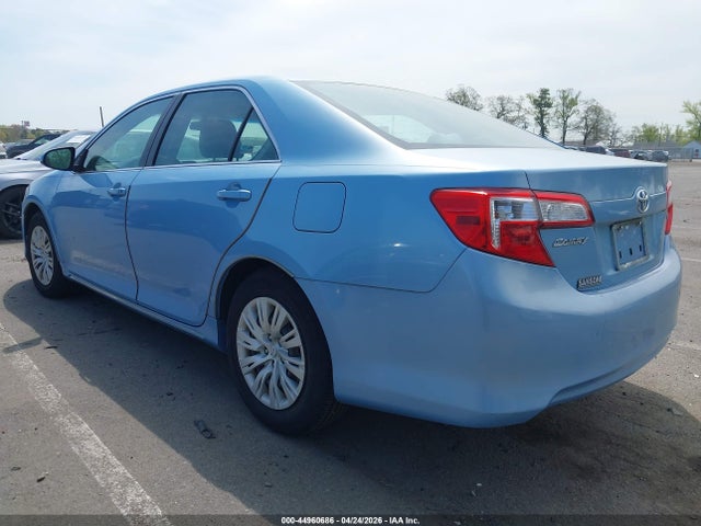2012 Toyota CAMRY LE — фото 3