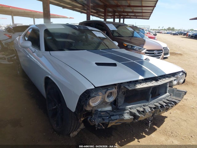 2017 Dodge CHALLENGER SXT PLUS — фото 1