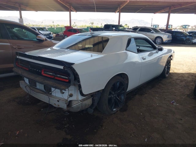 2017 Dodge CHALLENGER SXT PLUS — фото 4