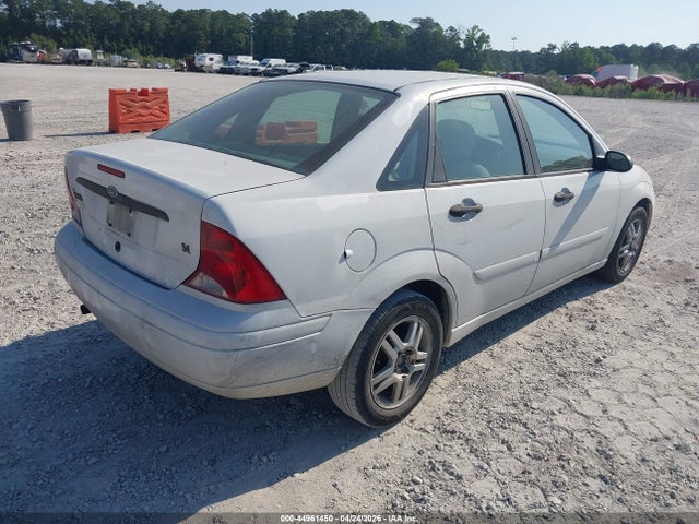 FORD FOCUS SE - 4