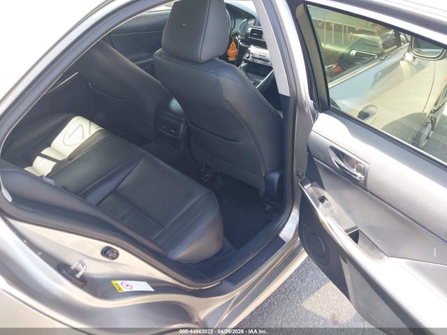 صورة 8 لـ 2014 Lexus IS 250