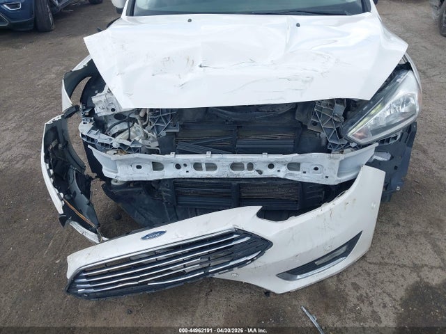 FORD FOCUS TITANIUM - 6