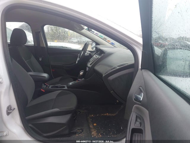 FORD FOCUS SE - 5