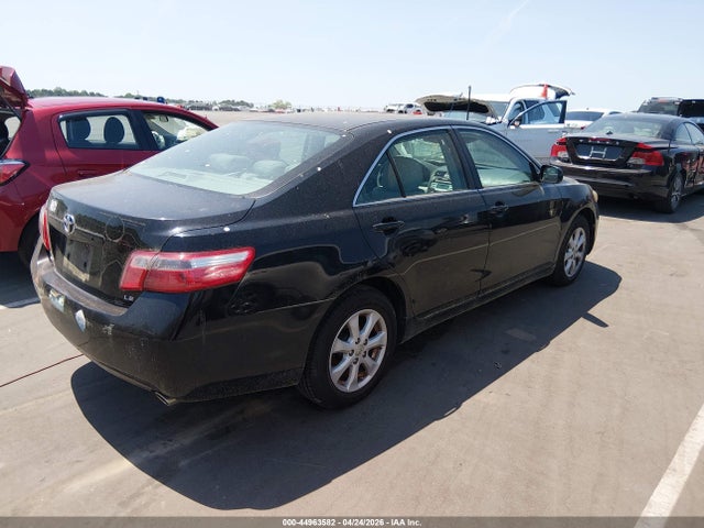 TOYOTA CAMRY - 4