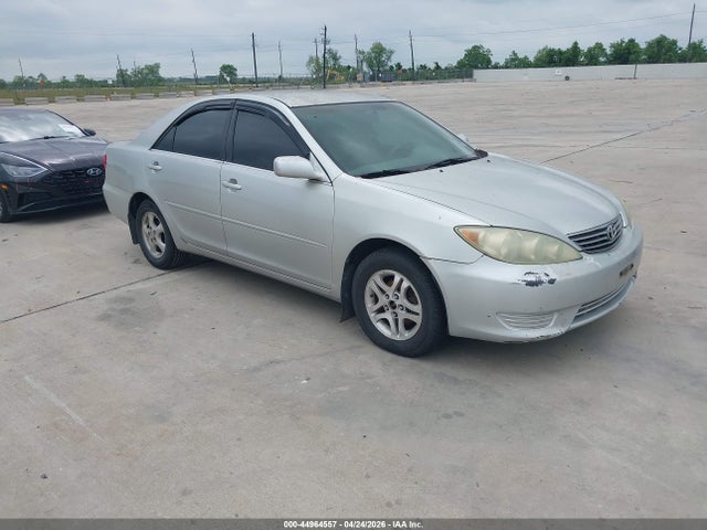 TOYOTA CAMRY - 1