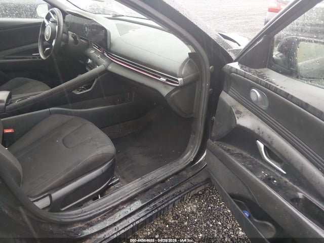 صورة 5 لـ 2024 Hyundai ELANTRA SEL