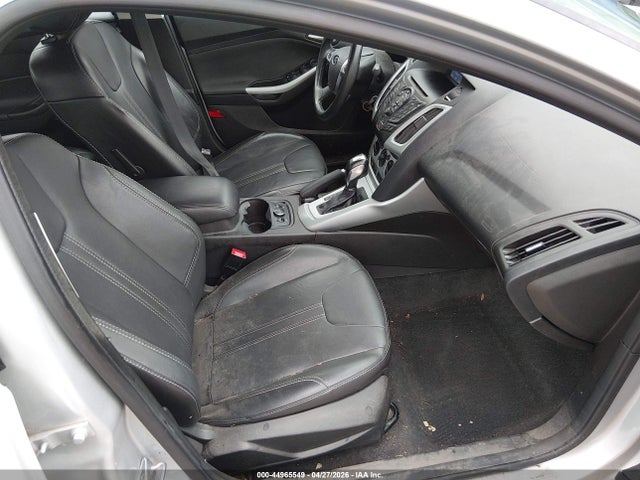 FORD FOCUS SE - 5