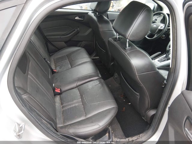 FORD FOCUS SE - 8
