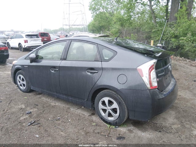 صورة 3 لـ 2012 Toyota PRIUS TWO
