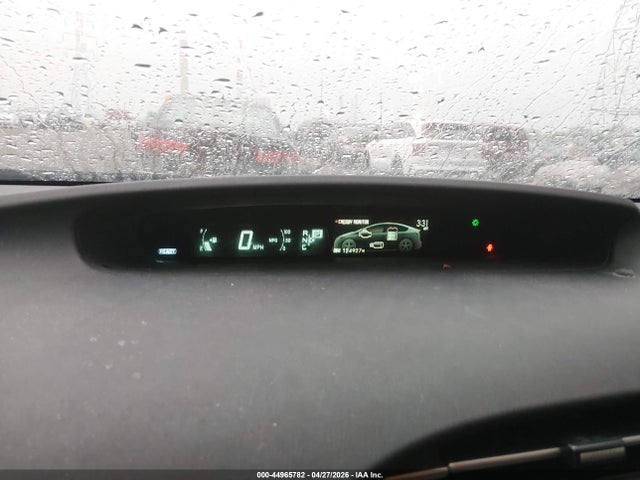 صورة 7 لـ 2012 Toyota PRIUS TWO