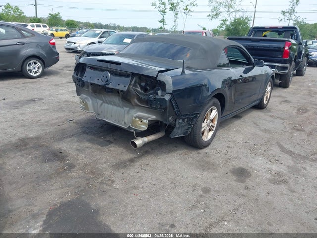 FORD MUSTANG V6 - 4