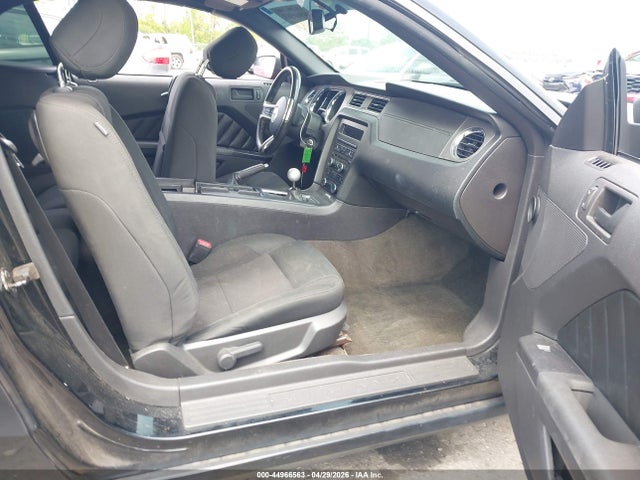 FORD MUSTANG V6 - 5