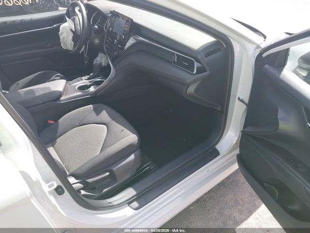 2022 Toyota CAMRY LE photo 5