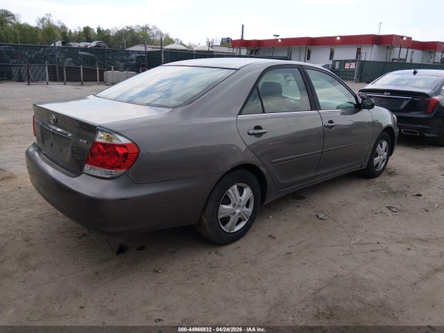 TOYOTA CAMRY - 4