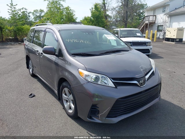 2019 TOYOTA SIENNA LE 8 PASSENGER