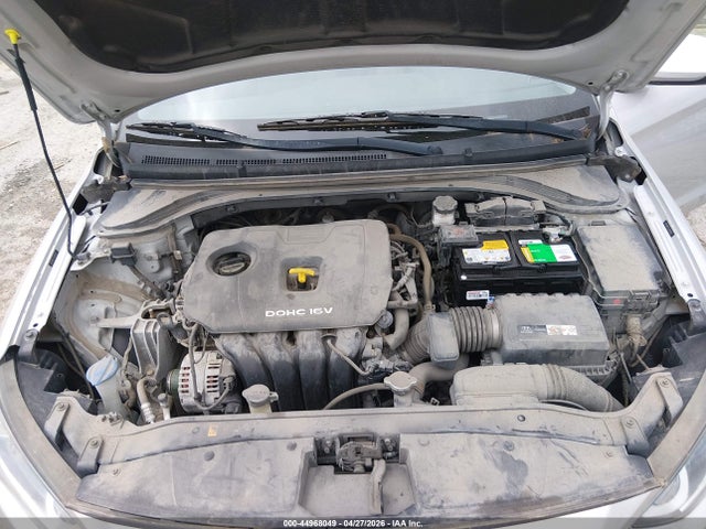 HYUNDAI ELANTRA - 10