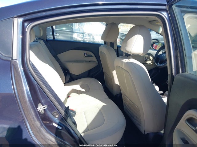 KIA RIO - 8