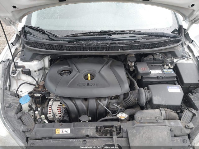 HYUNDAI ELANTRA - 10