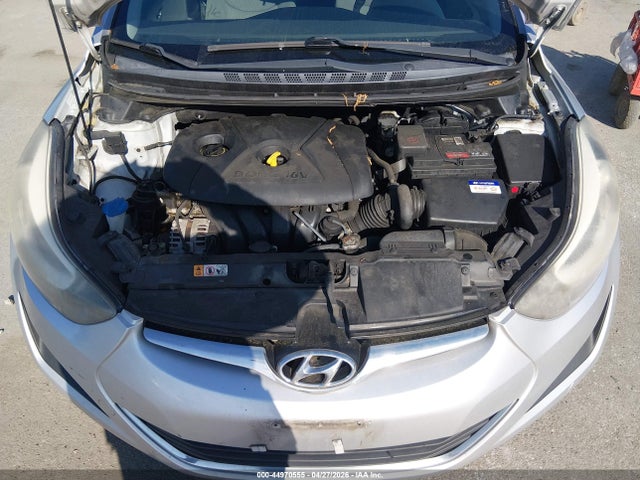 HYUNDAI ELANTRA - 10