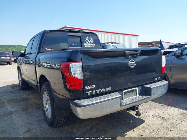 2017 Nissan TITAN SV — фото 3