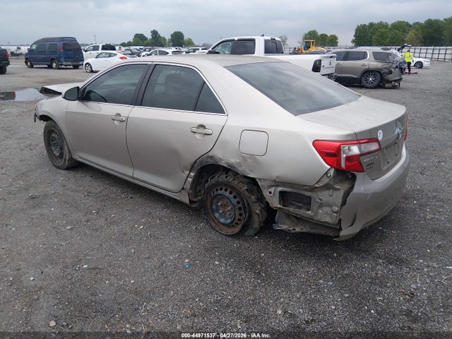 TOYOTA CAMRY - 3