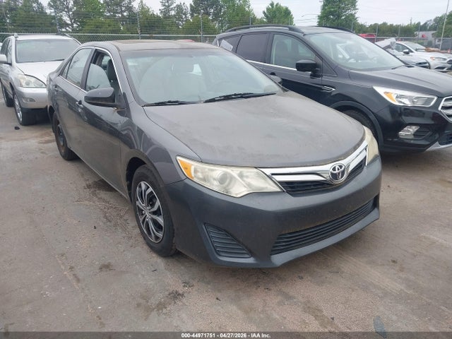 TOYOTA CAMRY - 1