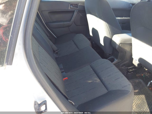 FORD FOCUS SE - 8