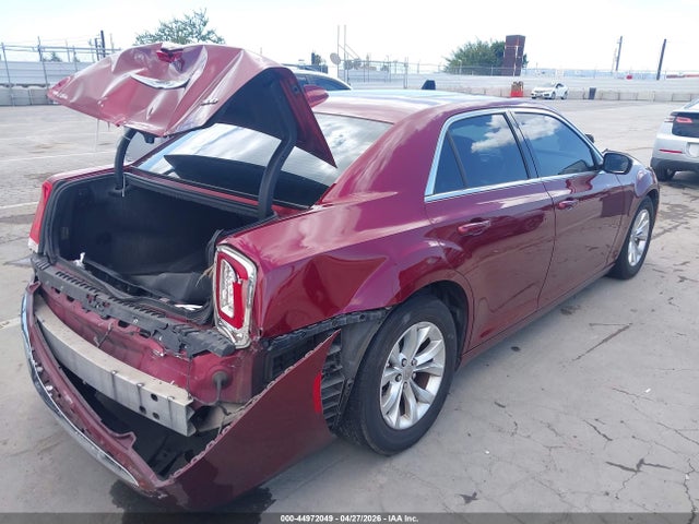 صورة 4 لـ 2016 Chrysler 300 LIMITED