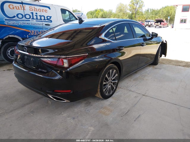 صورة 4 لـ 2019 Lexus ES 350