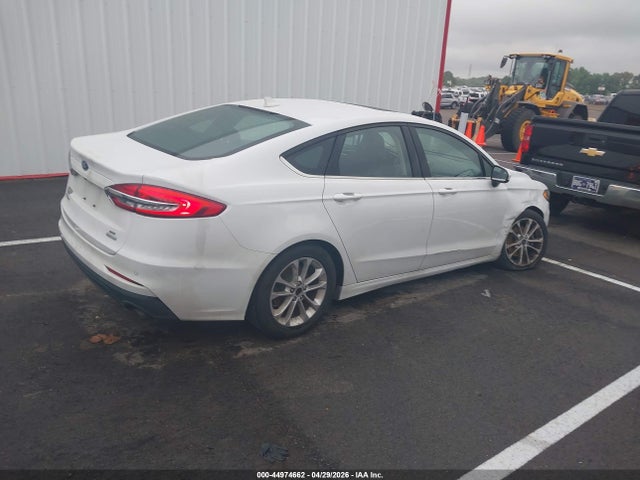 FORD FUSION SE - 4