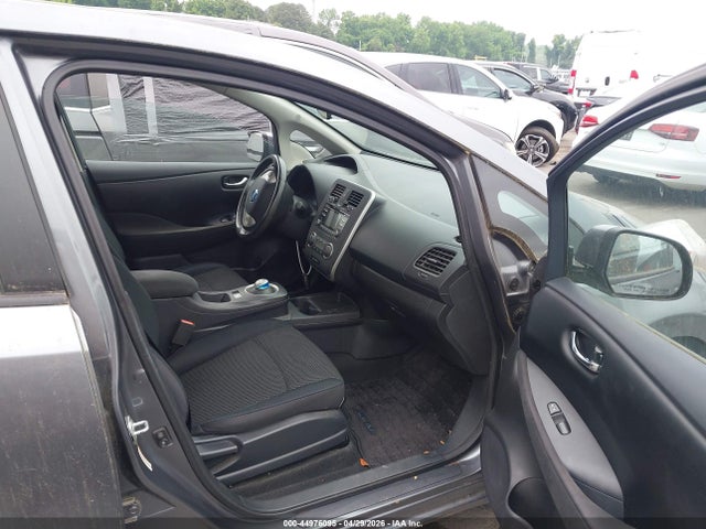 2014 Nissan LEAF S — фото 5