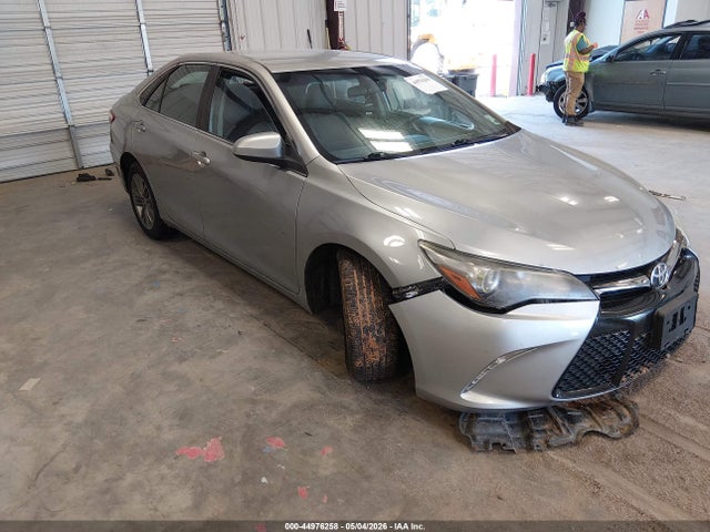 2016 TOYOTA CAMRY SE