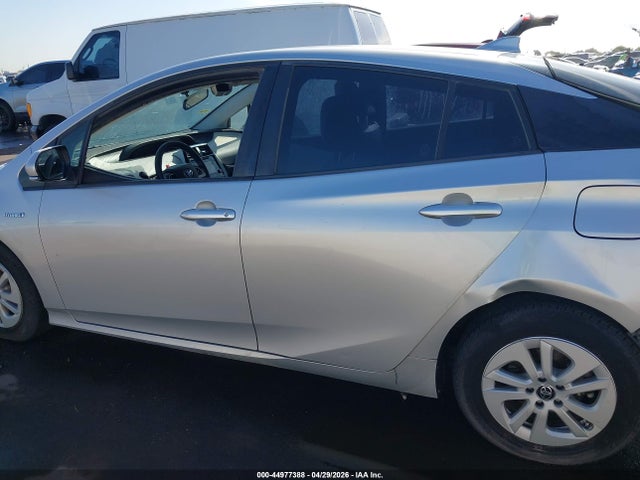 صورة مصغرة 15 لـ 2016 Toyota PRIUS TWO