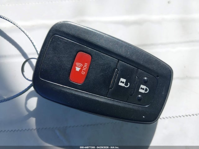 صورة مصغرة 11 لـ 2016 Toyota PRIUS TWO