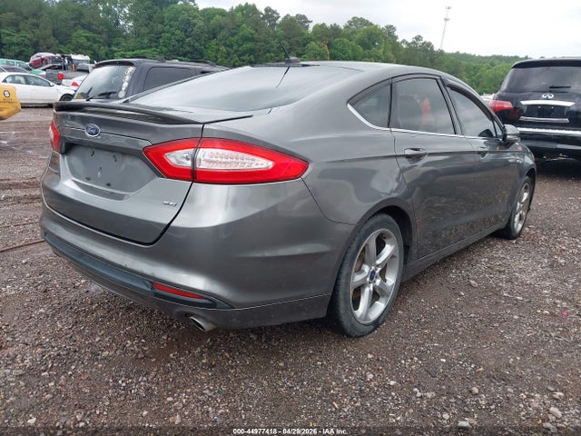 FORD FUSION SE - 4