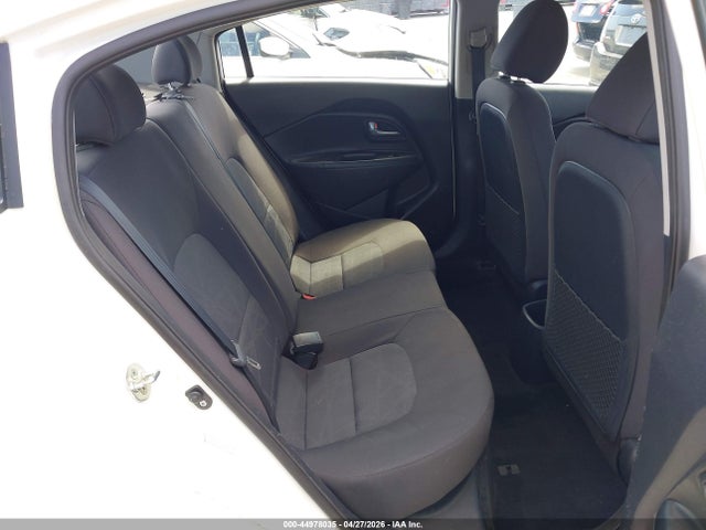 KIA RIO - 8