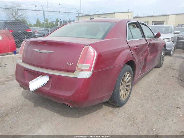 صورة 4 لـ 2013 Chrysler 300 MOTOWN