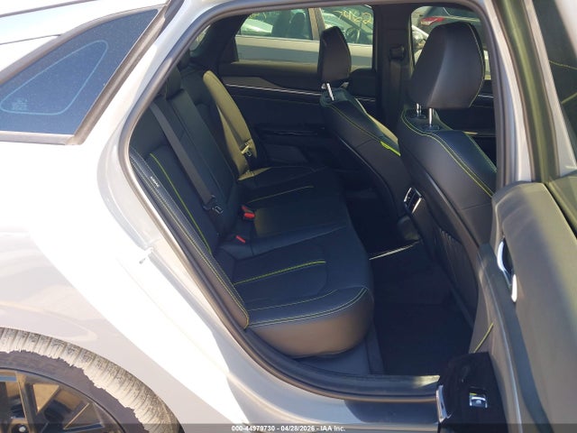 صورة 8 لـ 2026 KIA K5 GT